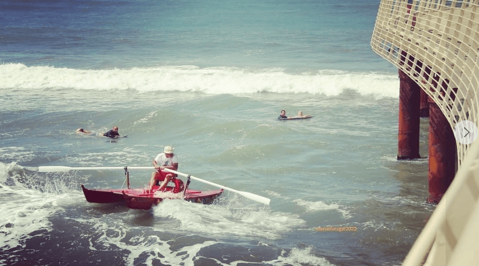 surfista salvataggio bagnanti_rescue_italia